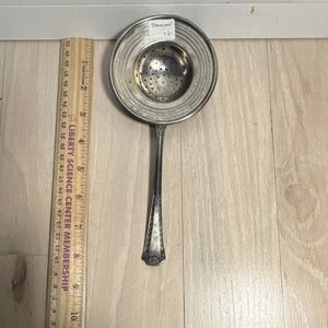 Veribest Silver Plate Strainer Round With Handle ~9 in Length ~4 in Diameter